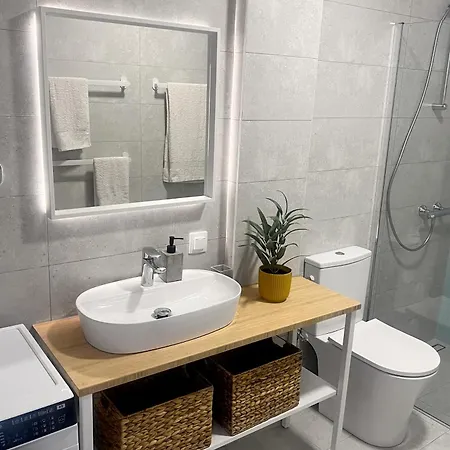 Villa Modern Seaside Retreat With Private Patio And Parking Olympiakí Aktí Exterior foto