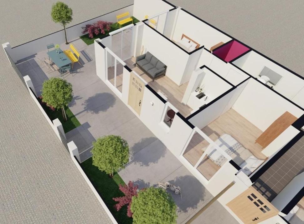 Modern Seaside Retreat With Private Patio And Parking