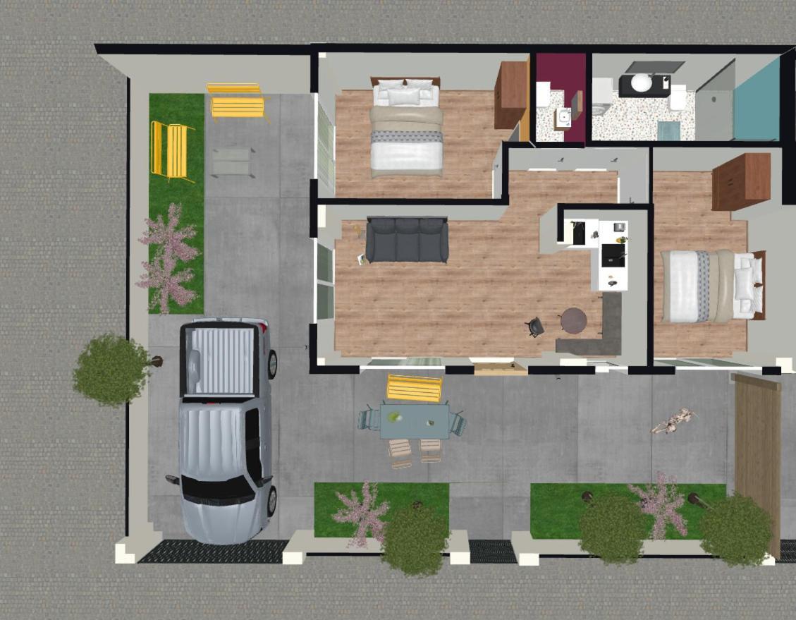 Modern Seaside Retreat With Private Patio And Parking *